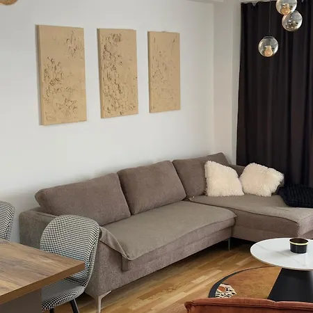 Апартаменти Sara East Gate Living *