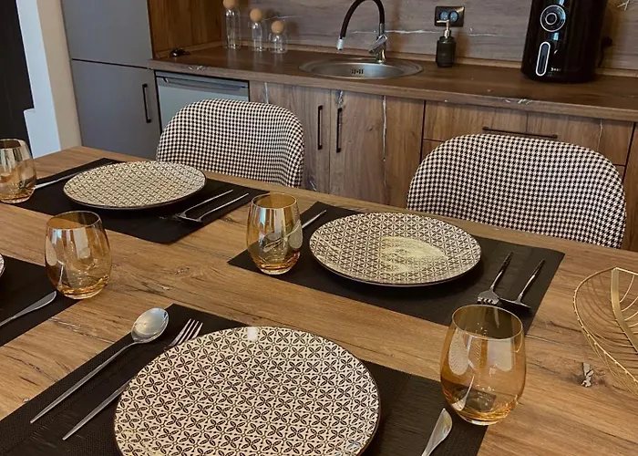 Sara East Gate Living